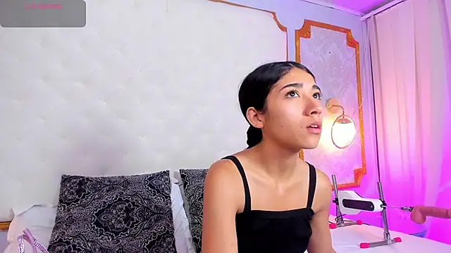 Mariana Kalo online show from 3, 12, 2025