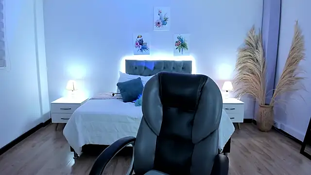 Antonela vargas online show from 25, 10, 2025