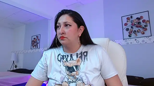 Kata Rosse online show from 5, 10, 2025