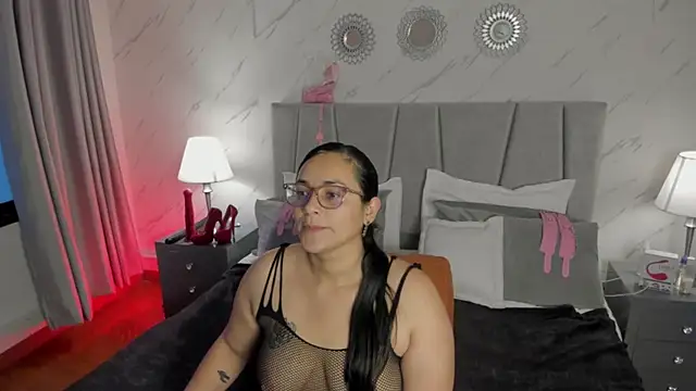 Michell Monet online show from 7, 11, 2025