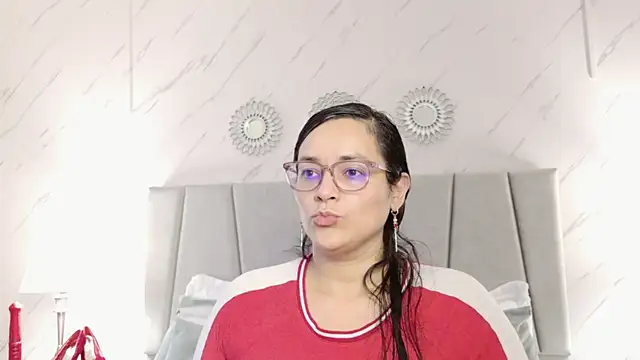 Michell Monet online show from 28, 4, 2026