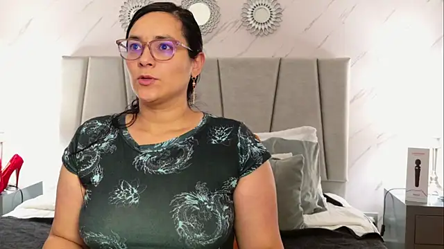 Michell Monet online show from 22, 4, 2026