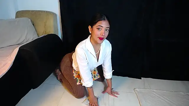 Isis Valen online show from 19, 11, 2025