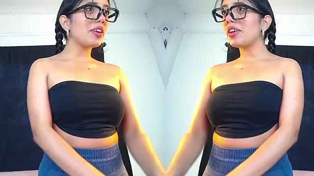 Isis Valen online show from 3, 12, 2025