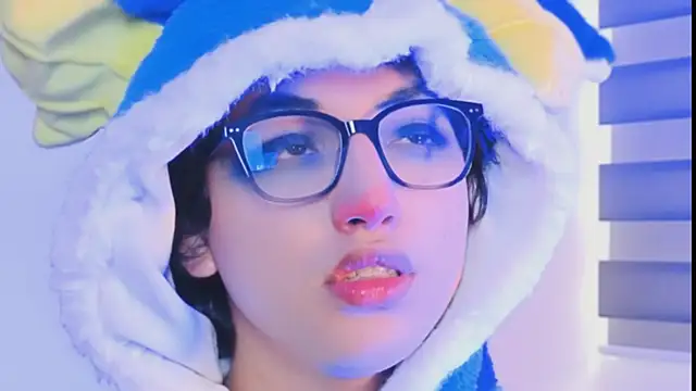Snapshot of -BlueOpal- chatting on 7, 6, 2026 -BlueOpal- online show from 7, 6, 2026