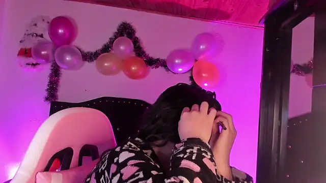 kitty  chs online show from 20, 12, 2025