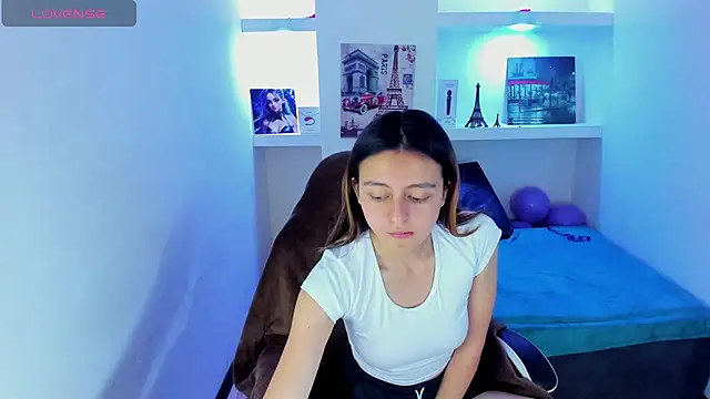 lala clark online show from 10, 10, 2025