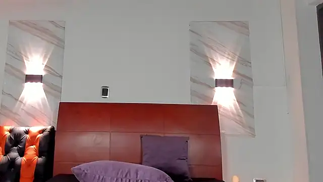 Charlotte-Smit online show from 6, 11, 2025