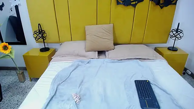 Pamela Johnsn online show from 25, 10, 2025