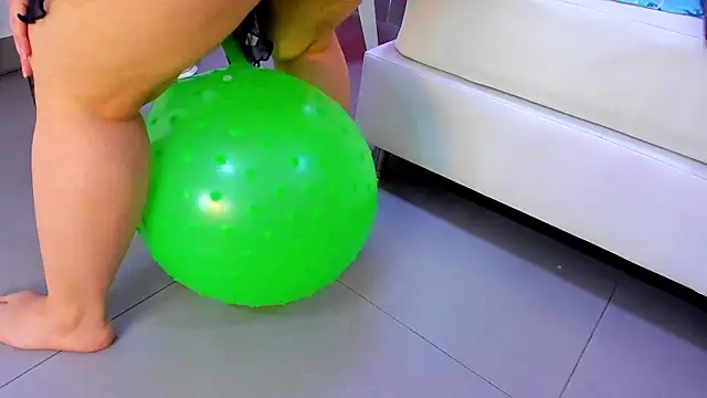 Zaray-hot69 online show from 1, 10, 2025