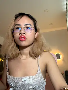 EllieYoon online show from 27, 11, 2025