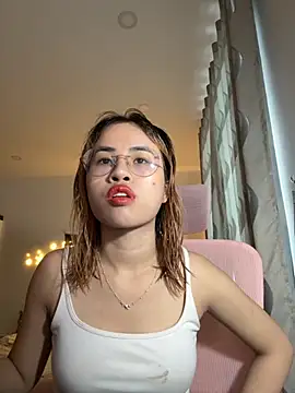 EllieYoon online show from 30, 11, 2025