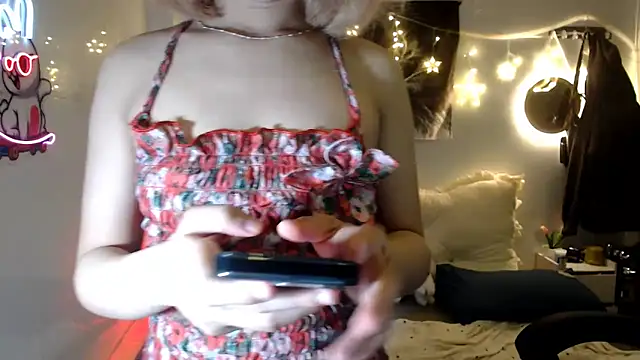 EllieYoon online show from 3, 10, 2025