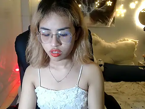 EllieYoon online show from 11, 10, 2025