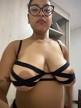 miiabrown18 online show from 5, 10, 2025