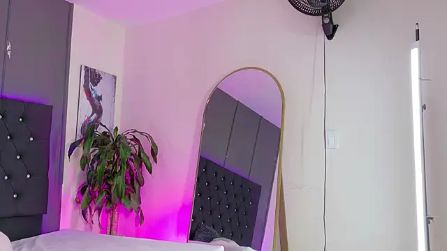 Snapshot of Kataaleya__12 chatting on 28, 10, 2025 Kataaleya 12 online show from 28, 10, 2025