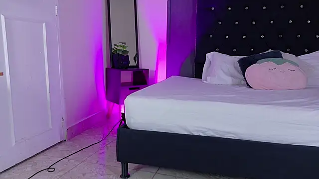 Snapshot of Kataaleya__12 chatting on 29, 10, 2025 Kataaleya 12 online show from 29, 10, 2025