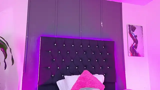 Snapshot of Kataaleya__12 chatting on 11, 11, 2025 Kataaleya 12 online show from 11, 11, 2025