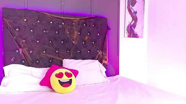 Snapshot of Kataaleya__12 chatting on 4, 11, 2025 Kataaleya 12 online show from 4, 11, 2025