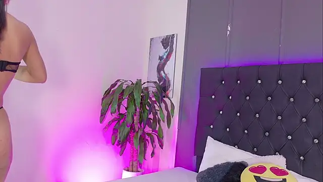 Snapshot of Kataaleya__12 chatting on 9, 10, 2025 Kataaleya 12 online show from 9, 10, 2025