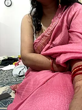 Snapshot of aditi_singh15 chatting on 15, 10, 2025 aditi singh15 online show from 15, 10, 2025