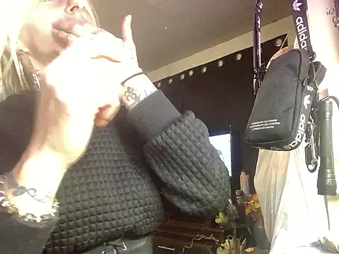 blondebarbiebae online show from 25, 2, 2026