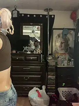 blondebarbiebae online show from 12, 4, 2026