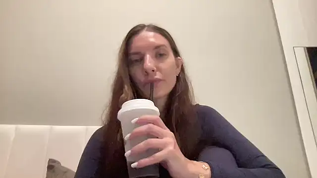 Snapshot of Velirine chatting on 6, 10, 2025 Velirine online show from 6, 10, 2025