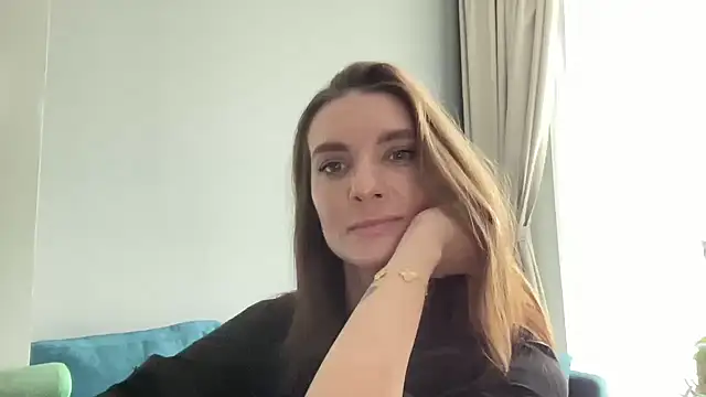 Snapshot of Velirine chatting on 3, 10, 2025 Velirine online show from 3, 10, 2025