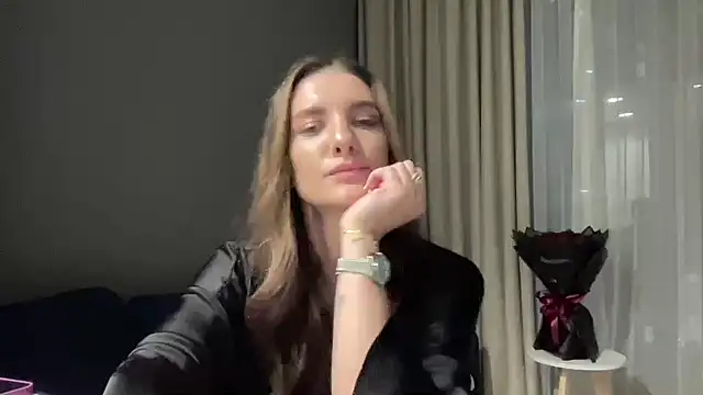Snapshot of Velirine chatting on 4, 10, 2025 Velirine online show from 4, 10, 2025