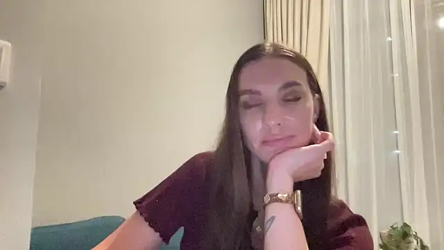 Snapshot of Velirine chatting on 2, 10, 2025 Velirine online show from 2, 10, 2025