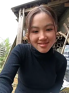 Mai lovely online show from 4, 12, 2025