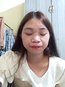 Mayy1 online show from 19, 10, 2025