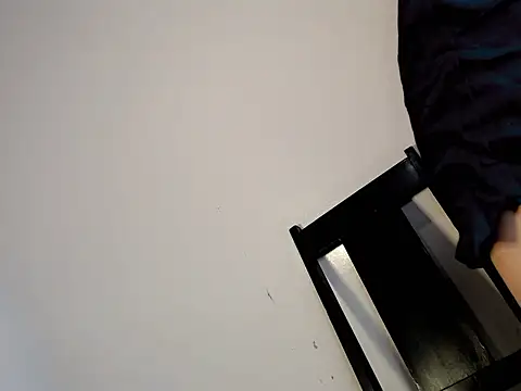 ashley bombshell online show from 18, 4, 2026