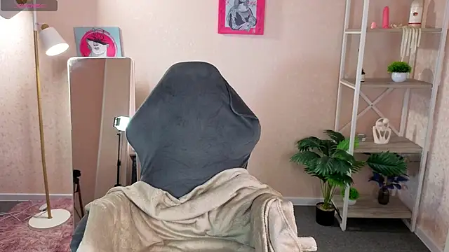 Al1ice Moures online show from 23, 2, 2026