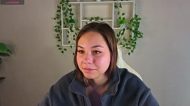 Snapshot of Al1ice_Moures chatting on 13, 11, 2025 Al1ice Moures online show from 13, 11, 2025