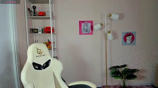 Snapshot of Al1ice_Moures chatting on 24, 11, 2025 Al1ice Moures online show from 24, 11, 2025