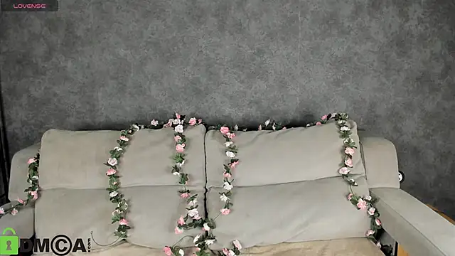 Snapshot of Al1ice_Moures chatting on 14, 11, 2025 Al1ice Moures online show from 14, 11, 2025