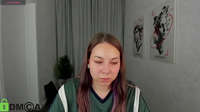 Snapshot of Al1ice_Moures chatting on 27, 10, 2025 Al1ice Moures online show from 27, 10, 2025