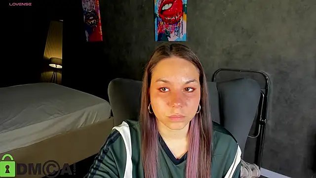 Snapshot of Al1ice_Moures chatting on 28, 10, 2025 Al1ice Moures online show from 28, 10, 2025