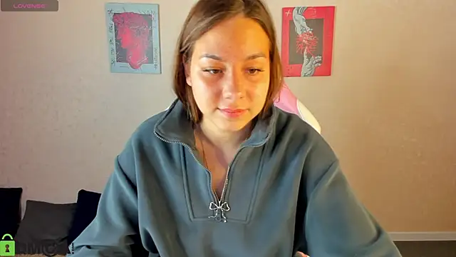 Snapshot of Al1ice_Moures chatting on 25, 11, 2025 Al1ice Moures online show from 25, 11, 2025