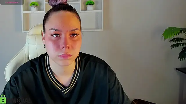 Snapshot of Al1ice_Moures chatting on 31, 10, 2025 Al1ice Moures online show from 31, 10, 2025