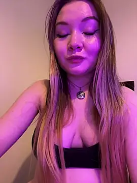 Amalie Smith online show from 31, 5, 2026