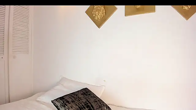 CharlottePetitte online show from 25, 11, 2025