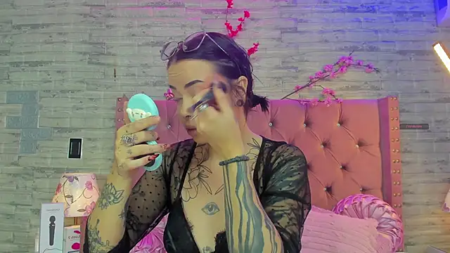 NaiaWhisper online show from 16, 11, 2025