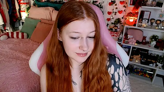 Ayla Hicks online show from 13, 4, 2026