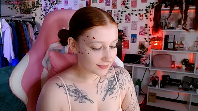 Ayla Hicks online show from 20, 11, 2025