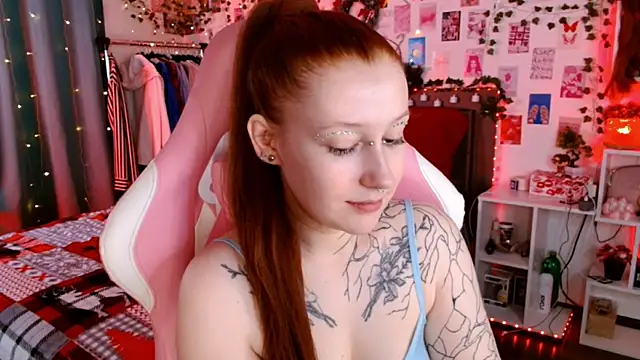 Ayla Hicks online show from 28, 11, 2025