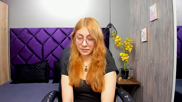 ChloeCampbell03 online show from 17, 10, 2025