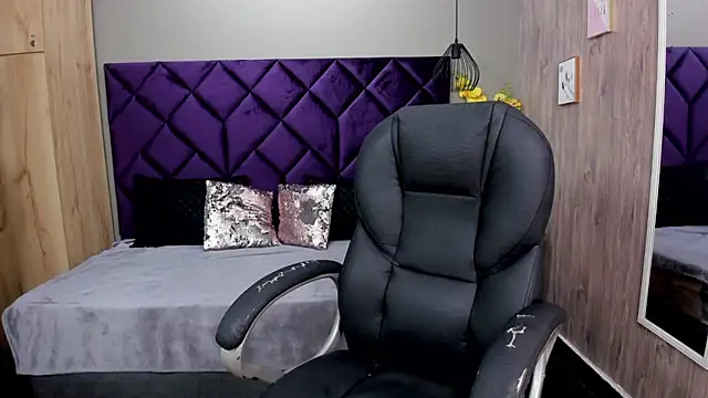 ChloeCampbell03 online show from 13, 11, 2025